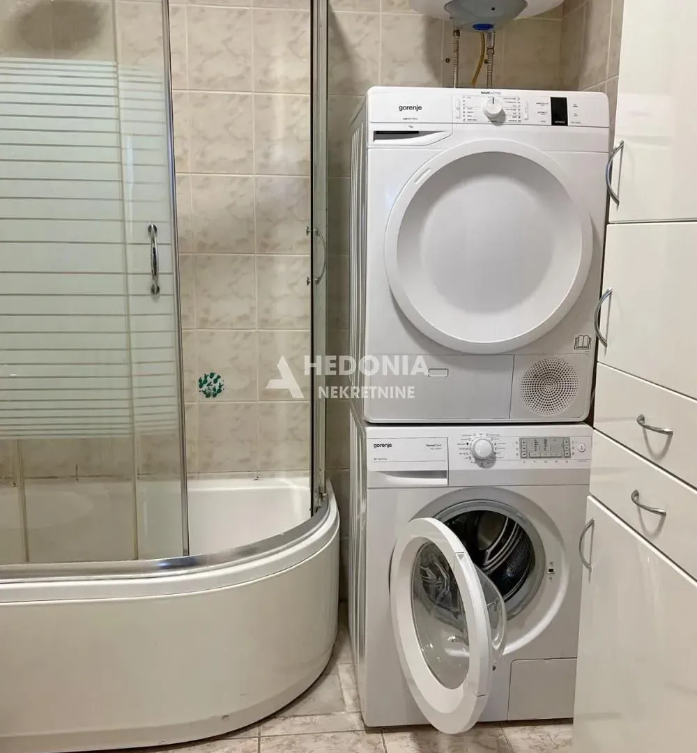 Rent, four bedroom apartment, 135m², Senjak, Beograd