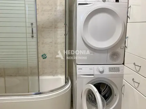 Izdavanje, četvorosoban stan, 135m², Savski Venac, Beograd - image 13