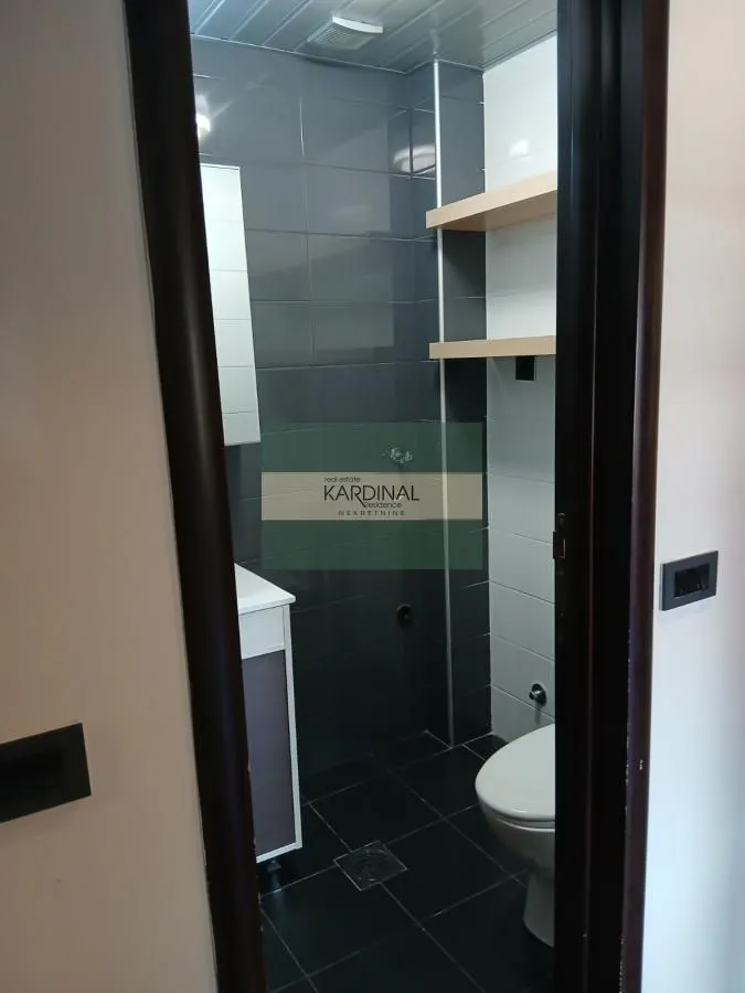 Izdavanje, dvosoban stan, 76m², Veliki park, Kragujevac