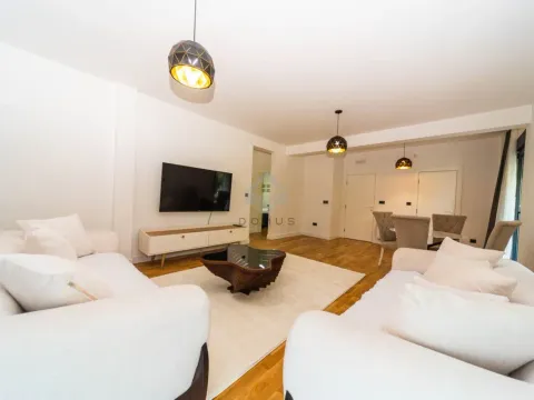 Izdavanje, dvosoban stan, 130m2, Nova Dalmatinska, Podgorica Izdavanje, dvosoban stan, 130m2, Nova Dalmatinska, Podgorica