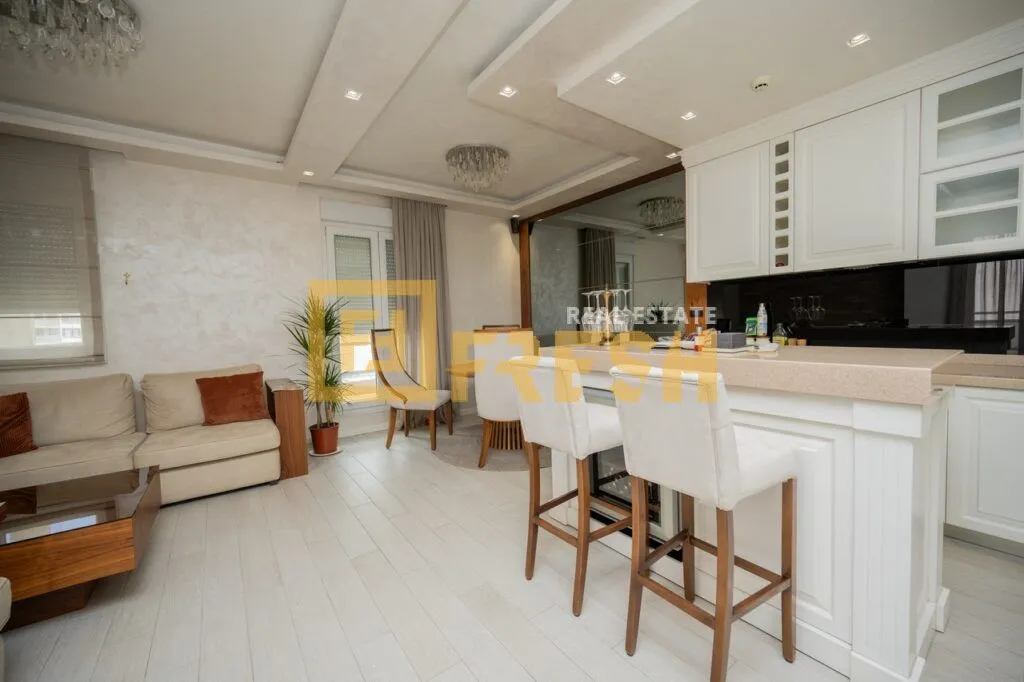 Prodaja, trosoban stan, 180m², City Kvart, Podgorica