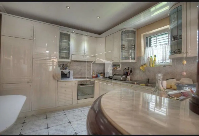 Rent, house, 680m², Tološi, Podgorica