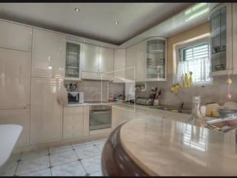 Rent, house, 680m², Tološi, Podgorica - image 4