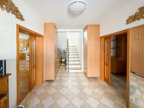 Rent, house, 400m², Zlatica, Podgorica - image 6