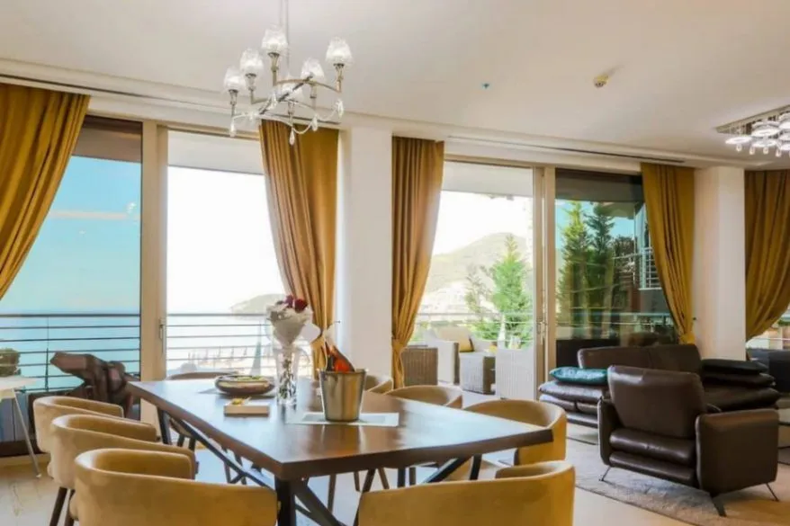 Rent, two bedroom apartment, 182m², Dukley Gardens, Budva