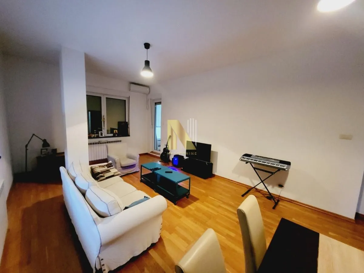 Sale, four bedroom apartment, 108m², Bulevar Oslobodjenja, Novi Sad Sve Podlokacije