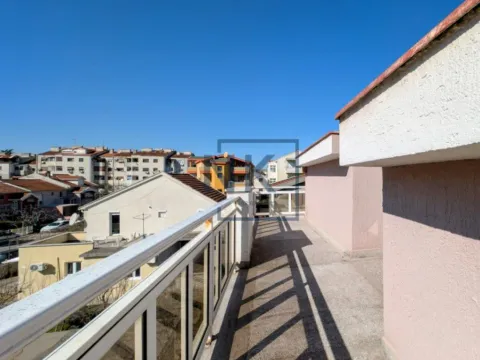 Prodaja, trosoban stan, 102m², Stari Aerodrom, Podgorica - image 12