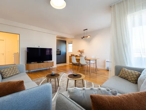 Rent, two bedroom apartment, 73m², Central Point, Podgorica - image 2