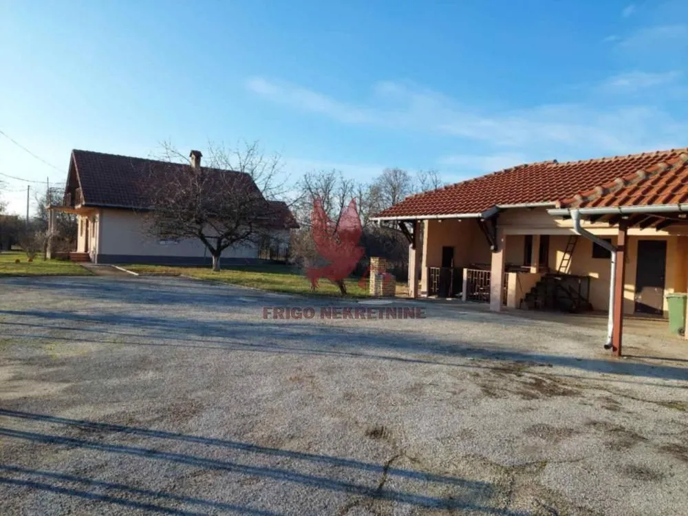 Sale, house, 160m², Medjulužje, Mladenovac