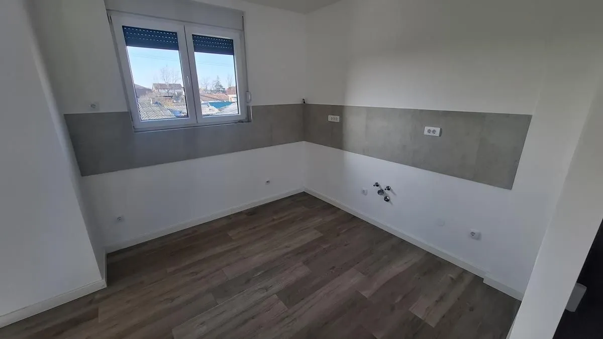 Prodaja, četvorosoban stan, 95m², Veternik, Novi Sad Sve Podlokacije