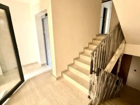 Prodaja, jednosoban stan, 35m², Zabjelo, Podgorica - image 9