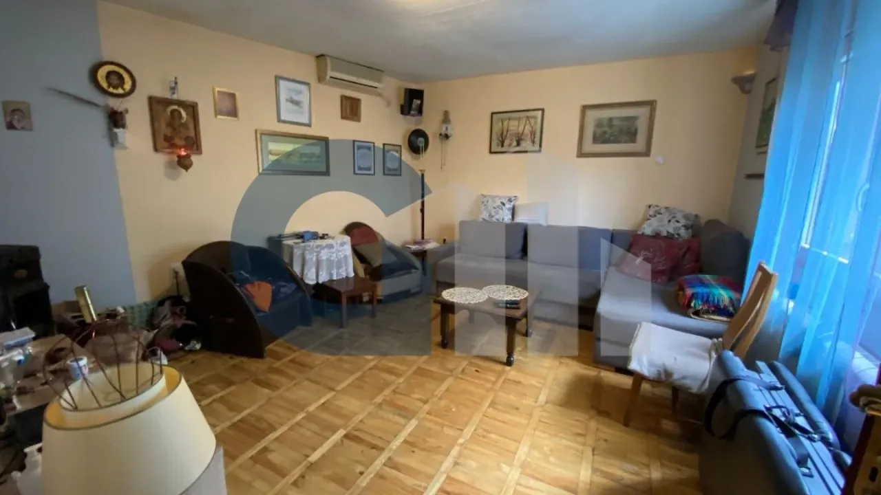 Prodaja, četvorosoban stan, 95m², Karaburma, Palilula Sve Podlokacije