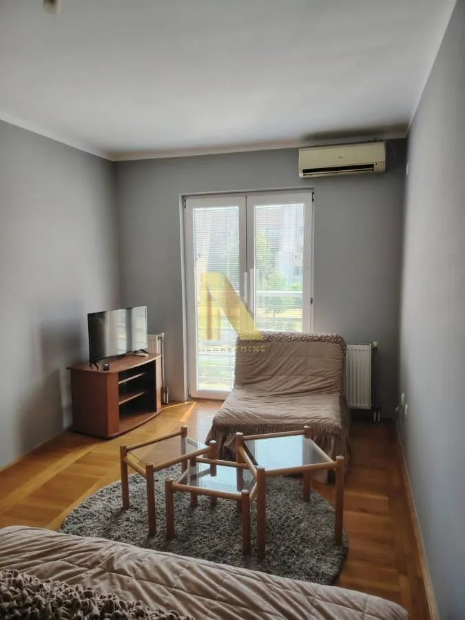 Izdavanje, jednosoban stan, 35m², Grbavica, Novi Sad Sve Podlokacije