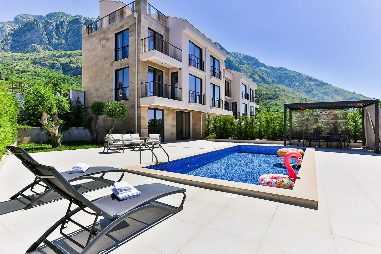 Prodaja, kuća, 223m², Reževići, Budva