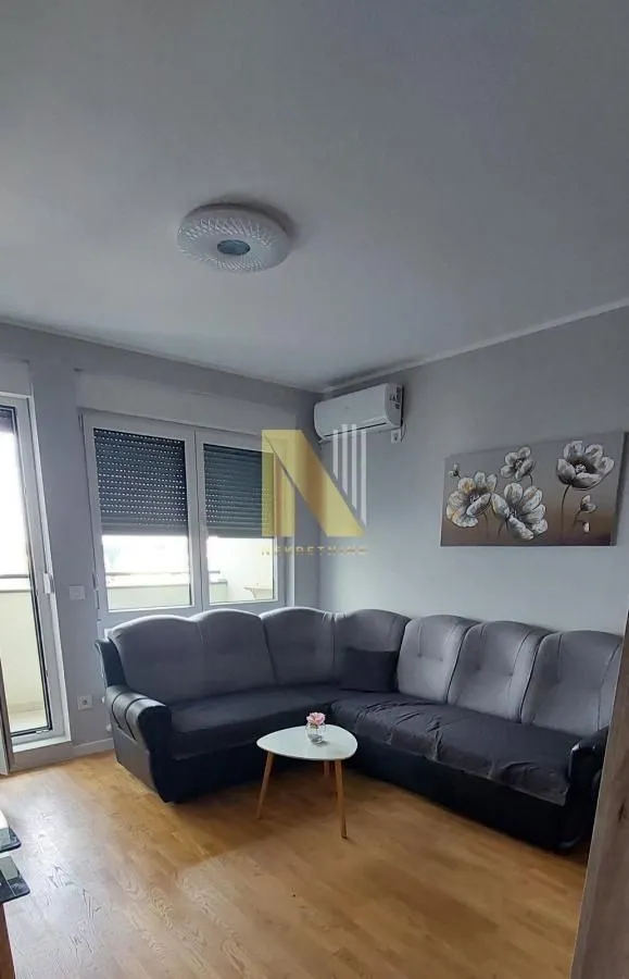 Izdavanje, jednosoban stan, 42m², Novi Sad, Srbija