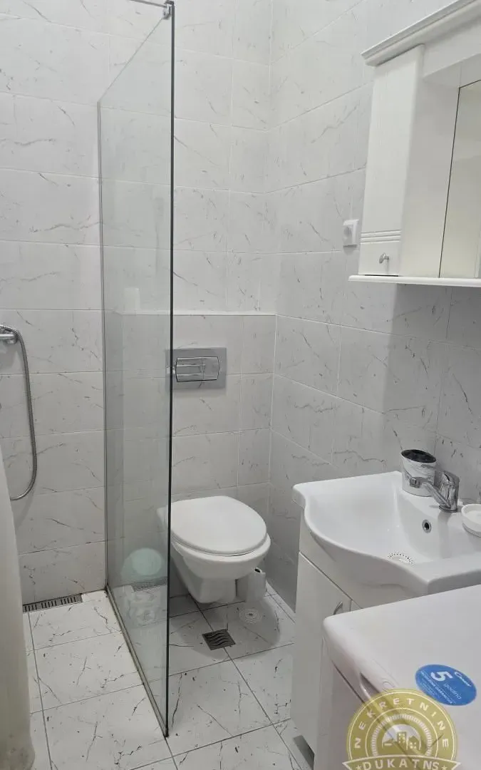 Izdavanje, garsonjera, 22m², Detelinara, Novi Sad Sve Podlokacije