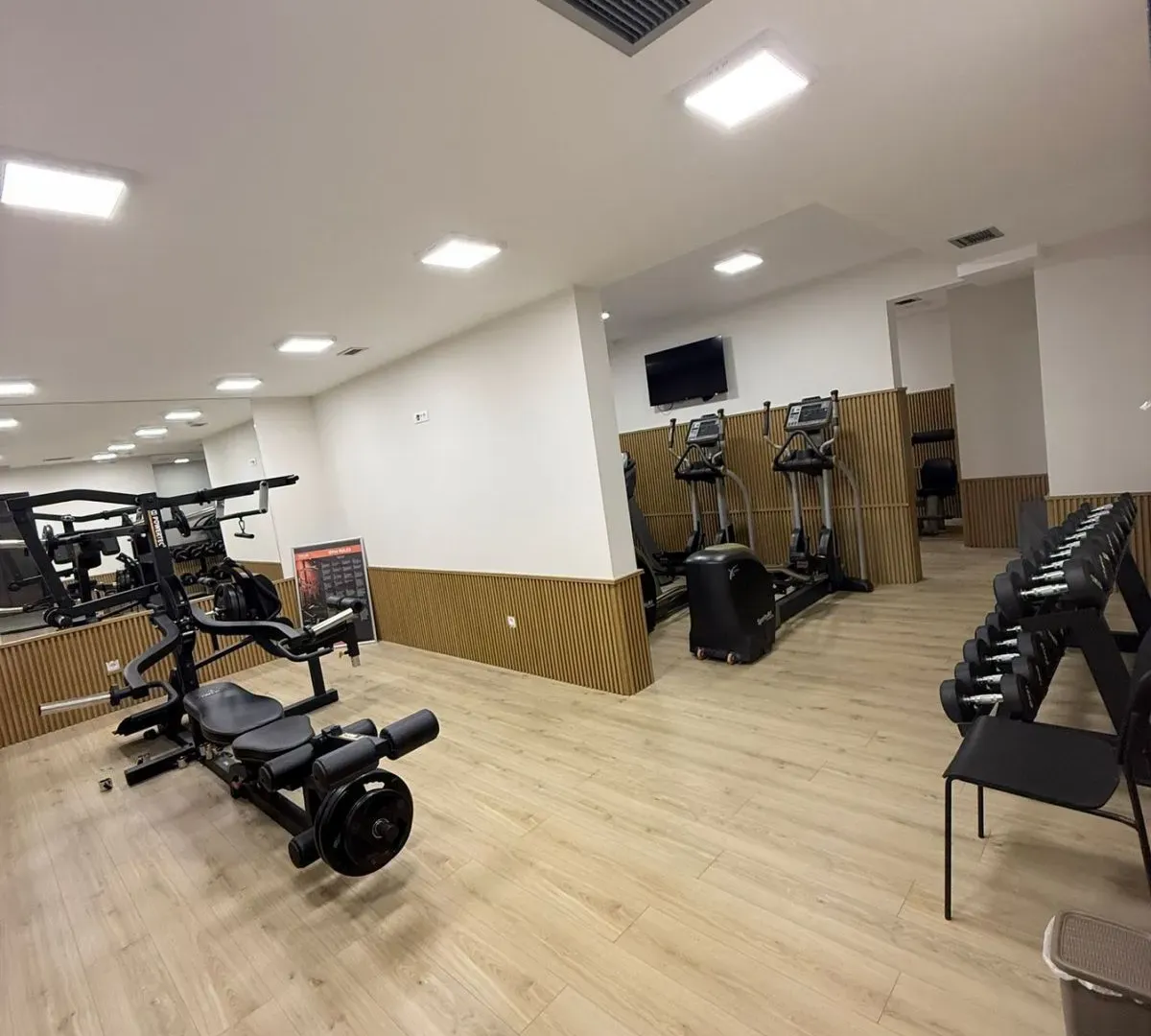 Izdavanje, garsonjera, 25m², Bečići, Budva