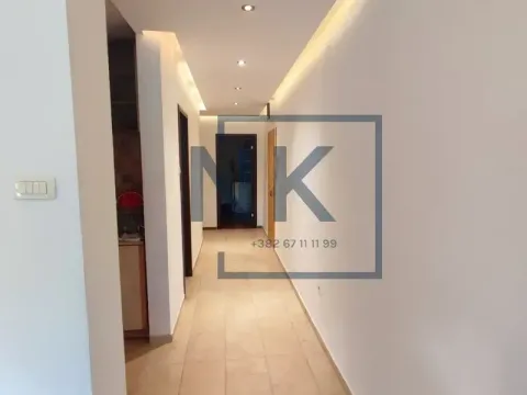 Izdavanje, poslovni prostor, 80m², Blok 5, Podgorica - image 9