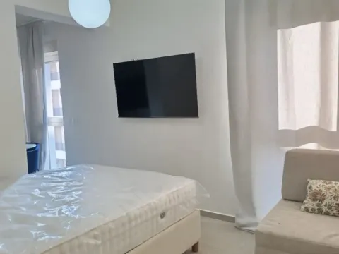 Izdavanje, garsonjera, 28m², Centar, Budva - image 8