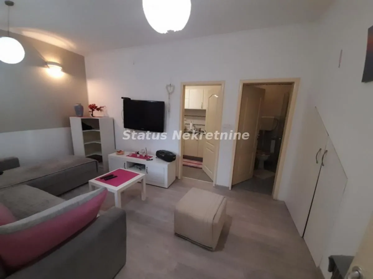 Izdavanje, trosoban stan, 78m², Avijatičarsko naselje, Novi Sad Sve Podlokacije