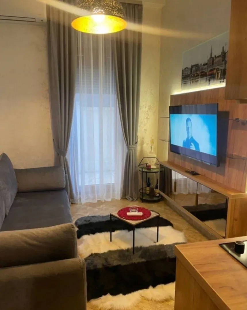 Izdavanje, garsonjera, 20m², Momišići, Podgorica