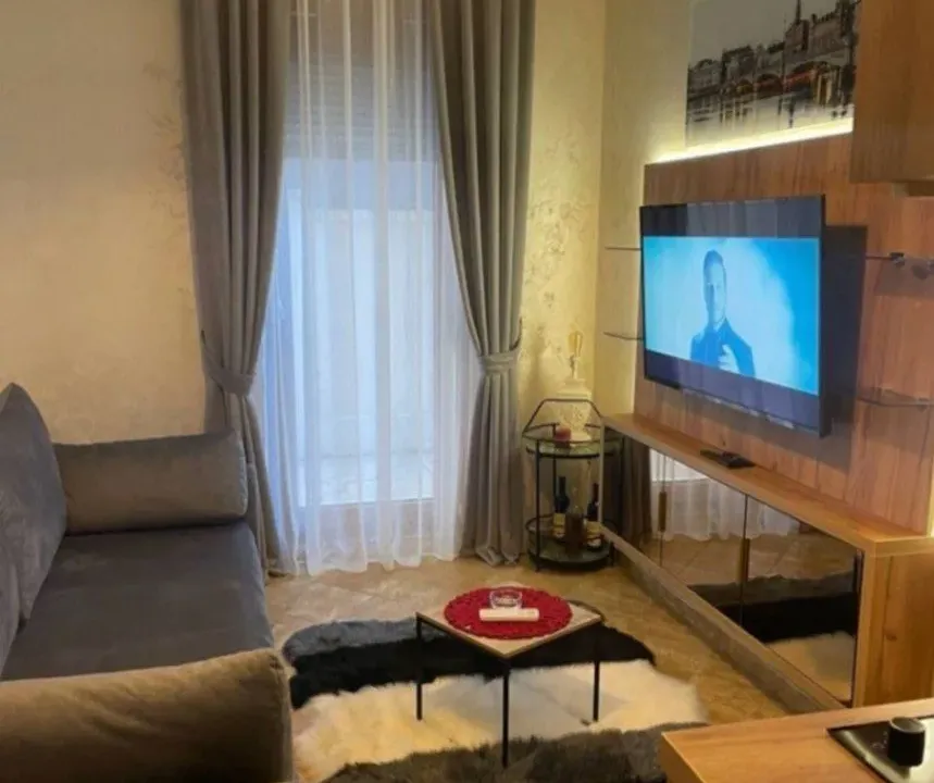 Izdavanje, garsonjera, 20m², Momišići, Podgorica