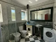 Rent, three bedroom apartment, 150m², Tivat, Crna Gora - image 10