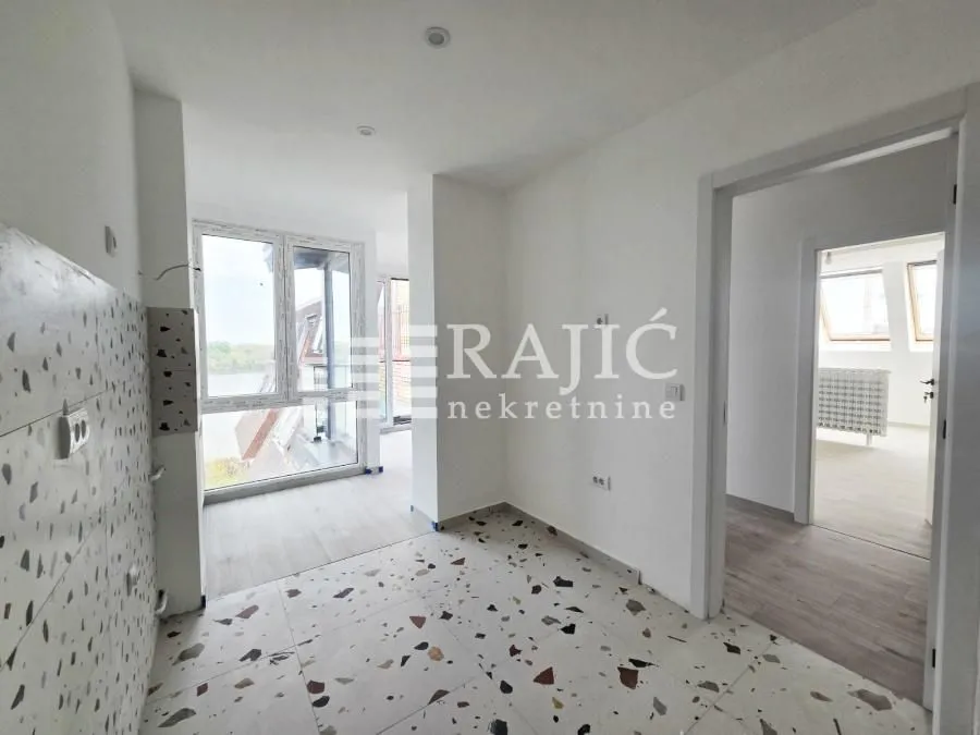 Rent, three bedroom apartment, 76m², Stari Grad, Beograd
