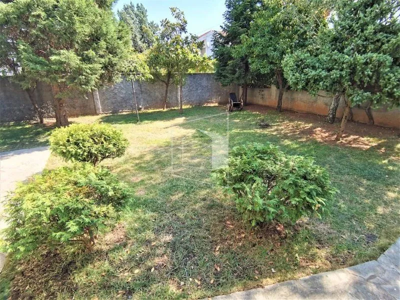 Rent, house, 250m², Stari Aerodrom, Podgorica