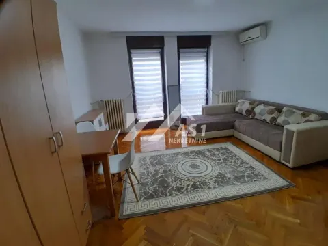 Izdavanje, jednosoban stan, 30m², Centar, Novi Sad