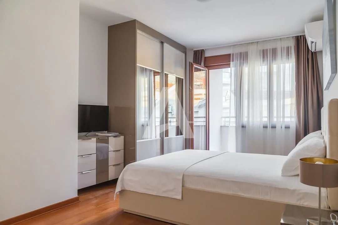 Sale, two bedroom apartment, 90m², Bečići, Budva