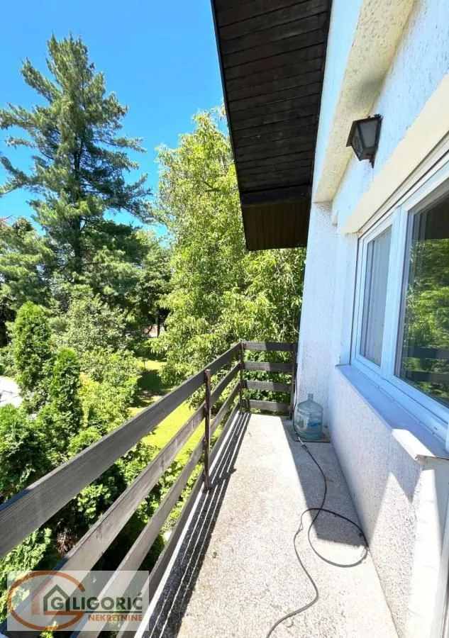 Sale, house, 453m², Sremčica, Beograd