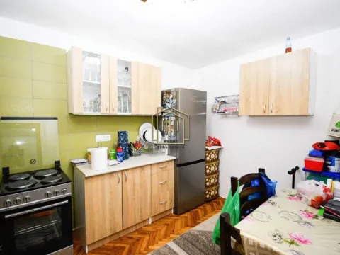 Prodaja, kuća, 260m², Stari Aerodrom, Podgorica - image 15