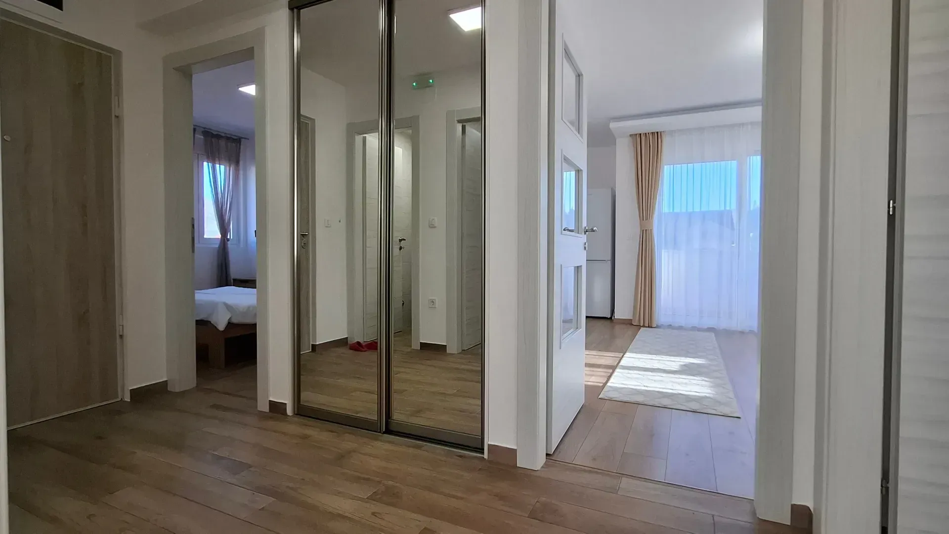 Izdavanje, trosoban stan, 100m², Zagorič, Podgorica