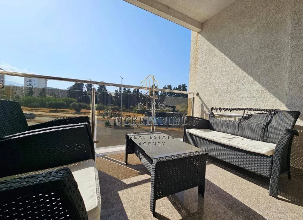 Rent, one bedroom apartment, 67m², Centar, Bar
