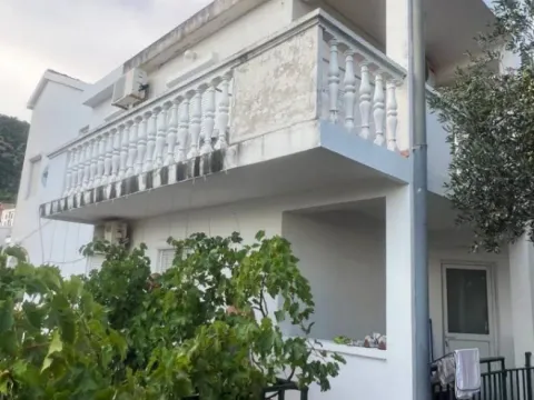 Prodaja, kuća, 404m², Petrovac, Budva