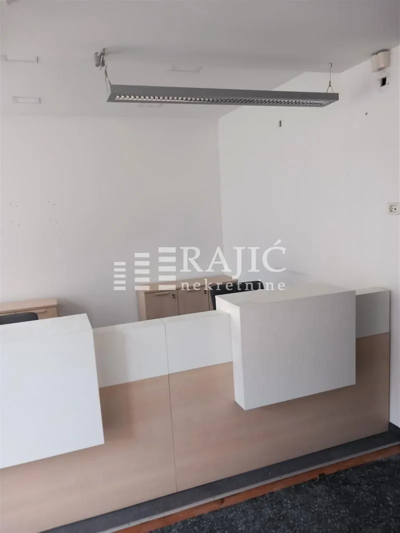 Rent, office space, 120m², Voždovac Sve Podlokacije, Beograd