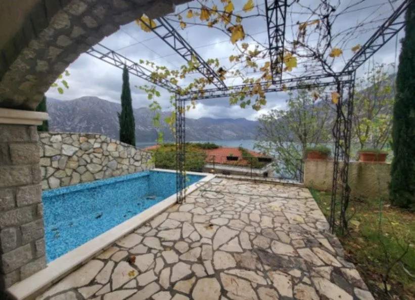 Prodaja, trosoban stan, 126m², Kostanjica, Kotor