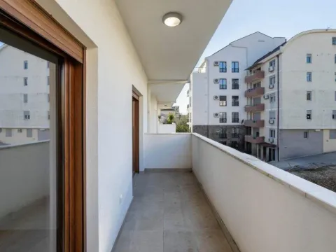 Izdavanje, trosoban stan, 142m², Podgorica, Crna Gora - image 16