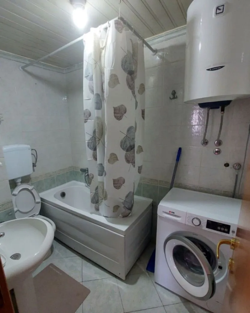 Izdavanje, jednosoban stan, 51m², Centar, Podgorica