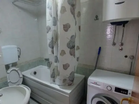 Izdavanje, jednosoban stan, 51m², Centar, Podgorica - image 10