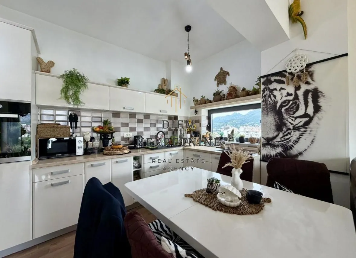 Prodaja, dvosoban stan, 63m², Centar, Bar