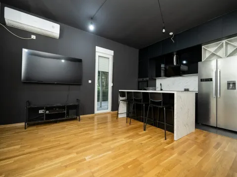 Izdavanje, jednosoban stan, 63m², Momišići, Podgorica - image 13