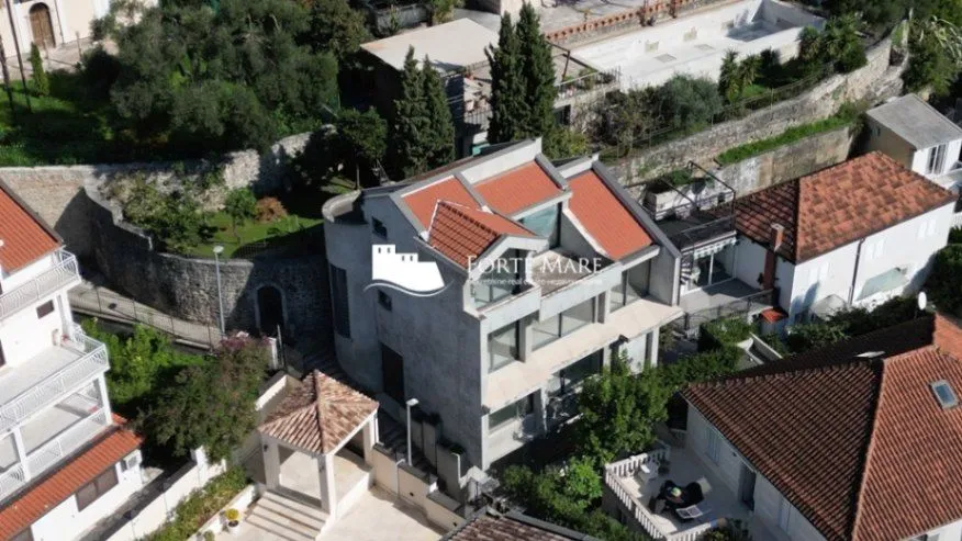 Prodaja, kuća, 264m², Herceg Novi, Crna Gora