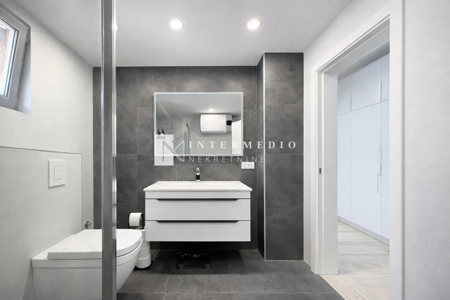 Prodaja, jednosoban stan, 45m², Baošići, Herceg Novi