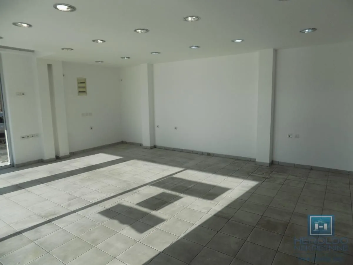 Rent, office space, 60m², Jagodnjak, Paraćin