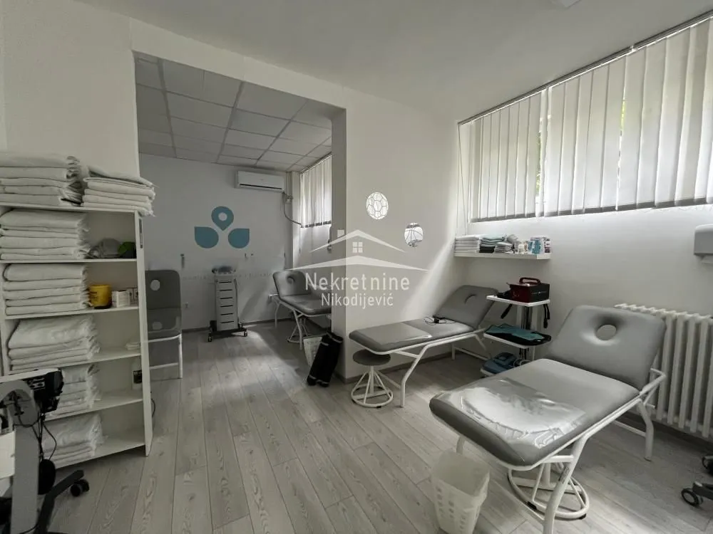 Rent, office space, 136m², Čukarica, Beograd