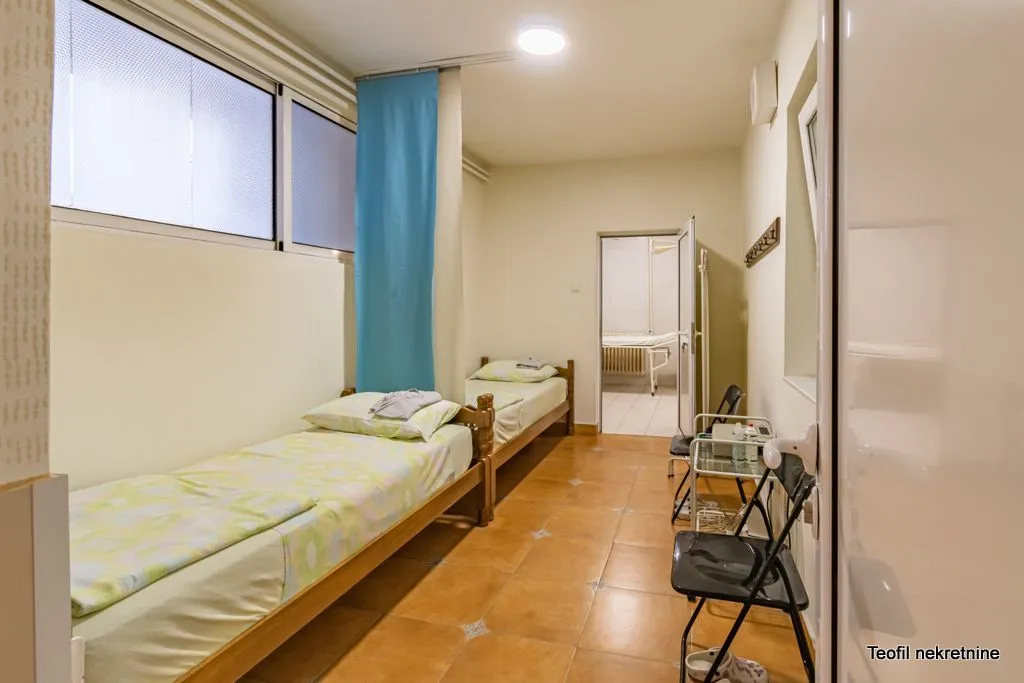 Sale, office space, 104m², Zemun Cara Dušana, Zemun Sve Podlokacije