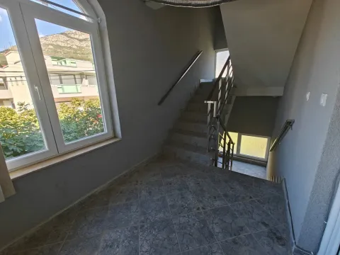 Prodaja, kuća, 370m², Šušanj, Bar - image 9