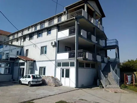 Izdavanje, poslovni prostor, 2000m², Altina, Beograd